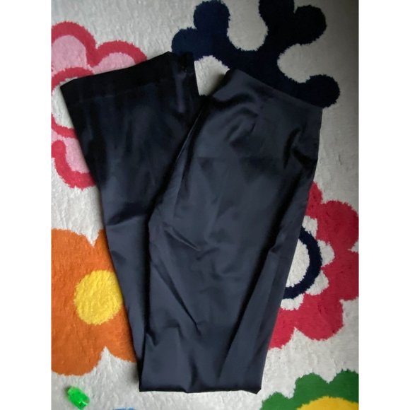 Arden B satinny black flat front flare bottom slacks that unzip halfway sz 4 - Picture 6 of 6